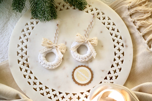 Macrame Ornament - White Bowed Reef